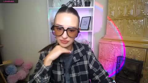 Snapshot of bonniexxx_ chatting on 11/20/25, 09:20 Bonnie online show from 11/20/25, 09:20