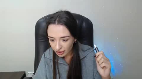 Snapshot of bonniexxx_ chatting on 11/28/25, 01:03 Bonnie online show from 11/28/25, 01:03