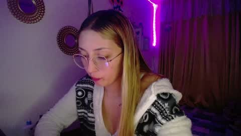 Soffy Brooks Independent model online show from 12/12/24, 05:42