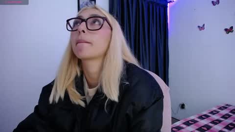 Snapshot of bonny_clyde_xx_ chatting on 04/15/26, 03:35 Soffy Brooks Independent model online show from 04/15/26, 03:35