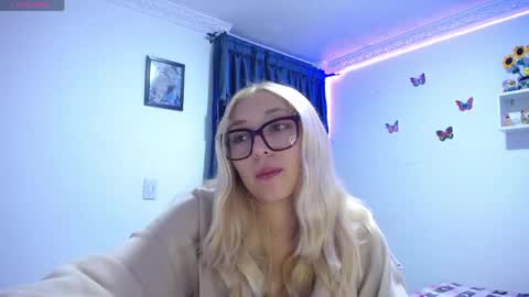 Snapshot of bonny_clyde_xx_ chatting on 04/22/26, 03:53 Soffy Brooks Independent model online show from 04/22/26, 03:53