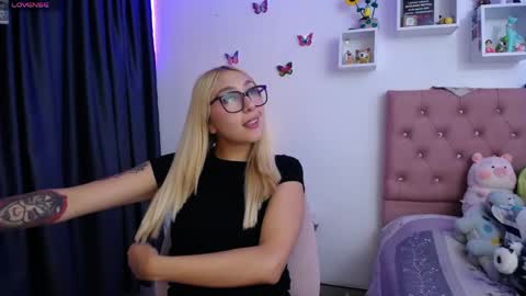 Snapshot of bonny_clyde_xx_ chatting on 05/08/26, 03:56 Soffy Brooks Independent model online show from 05/08/26, 03:56