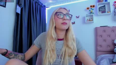 Snapshot of bonny_clyde_xx_ chatting on 05/19/26, 03:46 Soffy Brooks Independent model online show from 05/19/26, 03:46