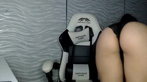 bonny_klyde95 online show from 10/13/25, 11:54