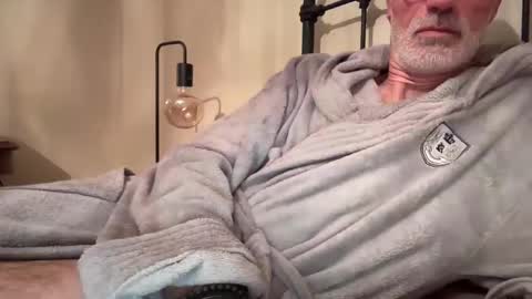 bonzo21 online show from 10/15/25, 08:42