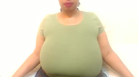 Snapshot of boobyqueen24 chatting on 04/29/26, 11:47 boobyqueen online show from 04/29/26, 11:47