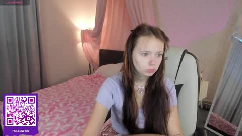 Snapshot of booozekirs_ chatting on 09/17/25, 02:13 Milena online show from 09/17/25, 02:13