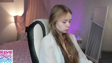 Snapshot of booozekirs_ chatting on 09/27/25, 02:16 Milena online show from 09/27/25, 02:16