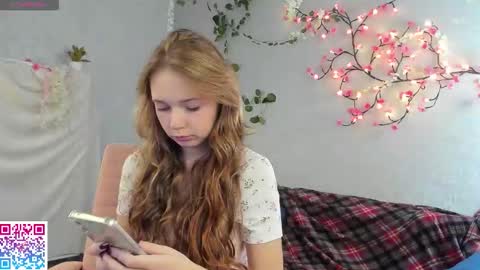 Snapshot of booozekirs_ chatting on 10/22/25, 03:07 Milena online show from 10/22/25, 03:07