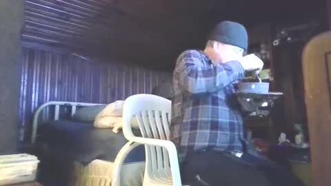 Booshwa online show from 12/04/25, 08:28