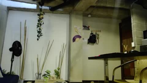 Snapshot of booty_bomb69 chatting on 09/30/25, 09:09 MARIANA online show from 09/30/25, 09:09