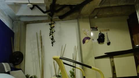 Snapshot of booty_bomb69 chatting on 10/30/25, 10:54 MARIANA online show from 10/30/25, 10:54