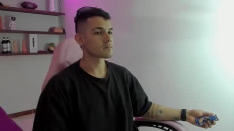 booyhott_ online show from 12/21/25, 07:43