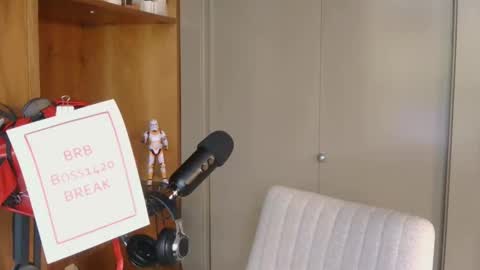 Snapshot of boss1420 chatting on 10/28/25, 06:21 BOSS online show from 10/28/25, 06:21