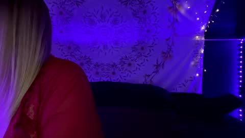 Snapshot of bossmomma chatting on 01/07/25, 02:10 BossMom online show from 01/07/25, 02:10