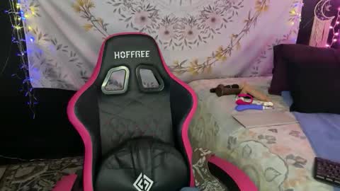 Snapshot of bossmomma chatting on 01/06/26, 09:07 BossMom online show from 01/06/26, 09:07