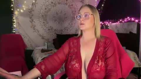 Snapshot of bossmomma chatting on 02/28/26, 02:01 BossMom online show from 02/28/26, 02:01