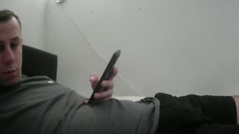 botisz01 online show from 11/03/25, 07:04