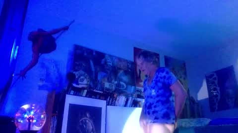 Snapshot of bottomboo7 chatting on 10/25/25, 12:02 Bottomboo7 online show from 10/25/25, 12:02