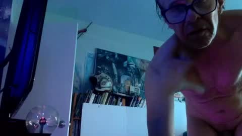 Snapshot of bottomboo7 chatting on 07/20/26, 01:02 Bottomboo7 online show from 07/20/26, 01:02