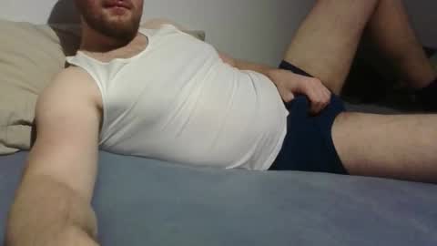 Snapshot of bottomtsinner chatting on 10/25/25, 04:57 bottomtsinner online show from 10/25/25, 04:57