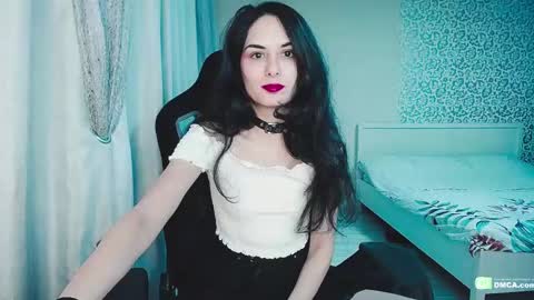 Helen  online show from 12/18/24, 02:49