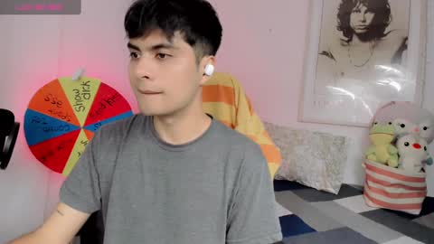 Snapshot of boy_andy__ chatting on 01/03/25, 12:33 Aaron online show from 01/03/25, 12:33