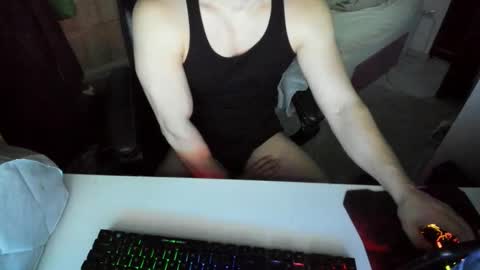 boy_boy22 online show from 01/03/25, 04:48