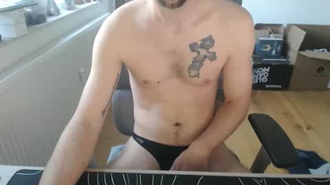 Snapshot of boy_t0y89 chatting on 04/16/26, 08:04 boy_t0y89 online show from 04/16/26, 08:04