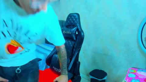 Snapshot of boy_tatto77 chatting on 01/12/26, 05:29 boy_tatto77 online show from 01/12/26, 05:29