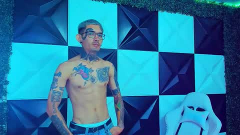 Snapshot of boy_tatto77 chatting on 01/17/26, 06:00 boy_tatto77 online show from 01/17/26, 06:00