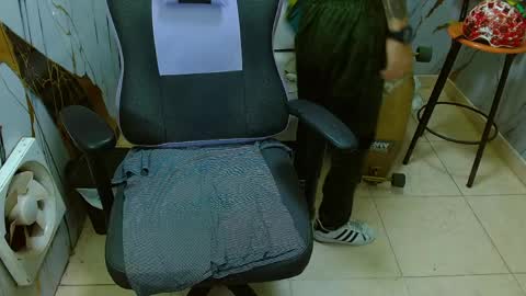 boy_tatto77 online show from 04/01/26, 12:06