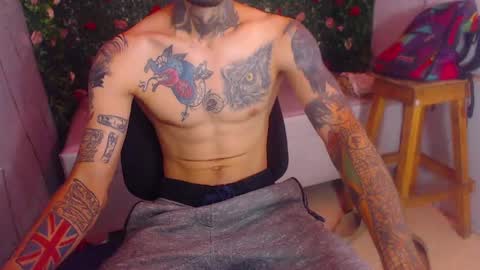 Snapshot of boy_tatto77 chatting on 06/02/26, 01:02 boy_tatto77 online show from 06/02/26, 01:02