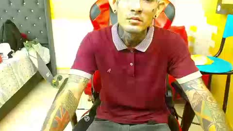 boy_tatto777 online show from 09/19/25, 01:12