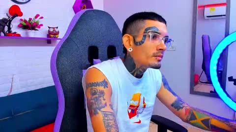 boy_tatto777 online show from 09/23/25, 01:36