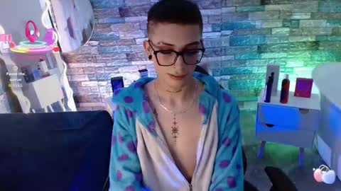 boyfox_tay online show from 09/24/25, 04:16