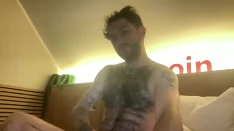 boyfriend_shrapnel online show from 10/09/25, 11:47