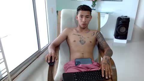 boyhot_sw online show from 10/23/25, 08:51