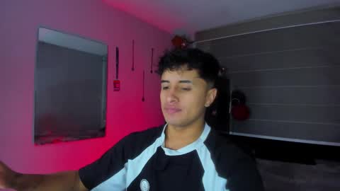 Snapshot of boylatin_777 chatting on 01/13/25, 03:01 miguel online show from 01/13/25, 03:01