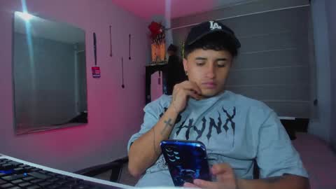 Snapshot of boylatin_777 chatting on 01/16/25, 01:37 miguel online show from 01/16/25, 01:37