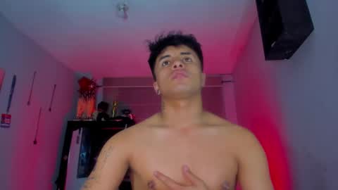 Snapshot of boylatin_777 chatting on 01/28/25, 06:27 miguel online show from 01/28/25, 06:27