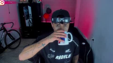 Snapshot of boylatin_777 chatting on 01/31/25, 03:09 miguel online show from 01/31/25, 03:09