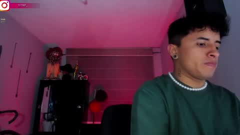 Snapshot of boylatin_777 chatting on 02/01/25, 02:16 miguel online show from 02/01/25, 02:16