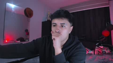 Snapshot of boylatin_777 chatting on 02/26/25, 09:05 miguel online show from 02/26/25, 09:05