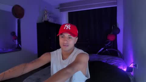 Snapshot of boylatin_777 chatting on 02/28/25, 02:31 miguel online show from 02/28/25, 02:31