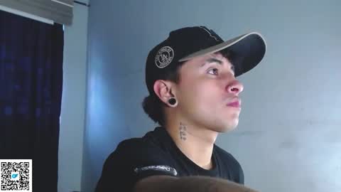 Snapshot of boylatin_777 chatting on 09/28/25, 12:32 miguel online show from 09/28/25, 12:32