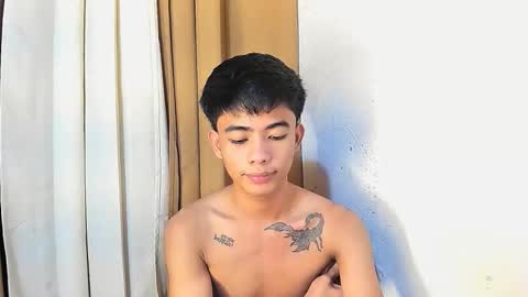 Snapshot of boynextdoor4ux chatting on 06/11/26, 12:32 HI IM JAMES DONT FORGET GIVE ME THUMBS UP AND JOIN TO MY FANCLUB online show from 06/11/26, 12:32