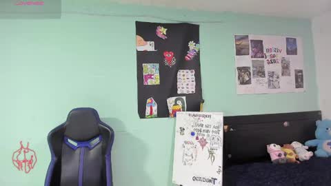 boys4hot_777 online show from 05/18/26, 01:17