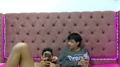 ALEX - TAYLER  -MIKE online show from 01/27/25, 05:15