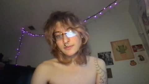 Snapshot of boywithbug chatting on 03/10/25, 01:54 boywithbug online show from 03/10/25, 01:54